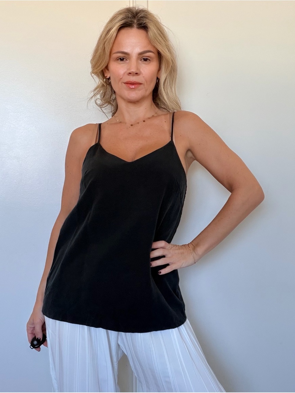 Almina Concept Black V-Neck Spaghetti Strap Camisole